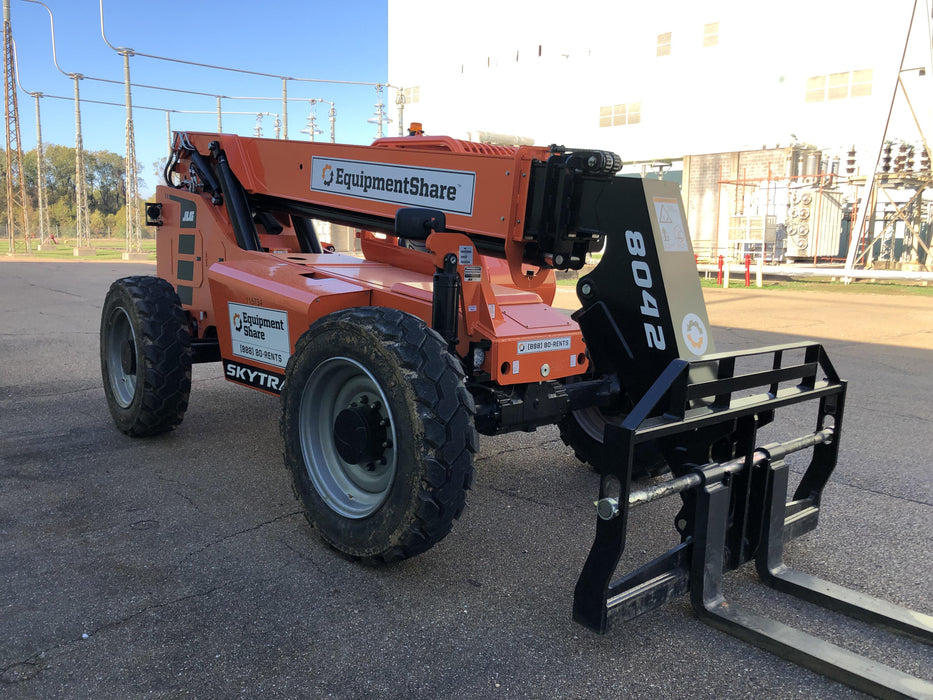 2020 Skytrak 8042 74 Hp, FF Tires, Work Lights, Beacon, Aux Hydraulics, Back up Alarm, Lifting Eye, ES Decals