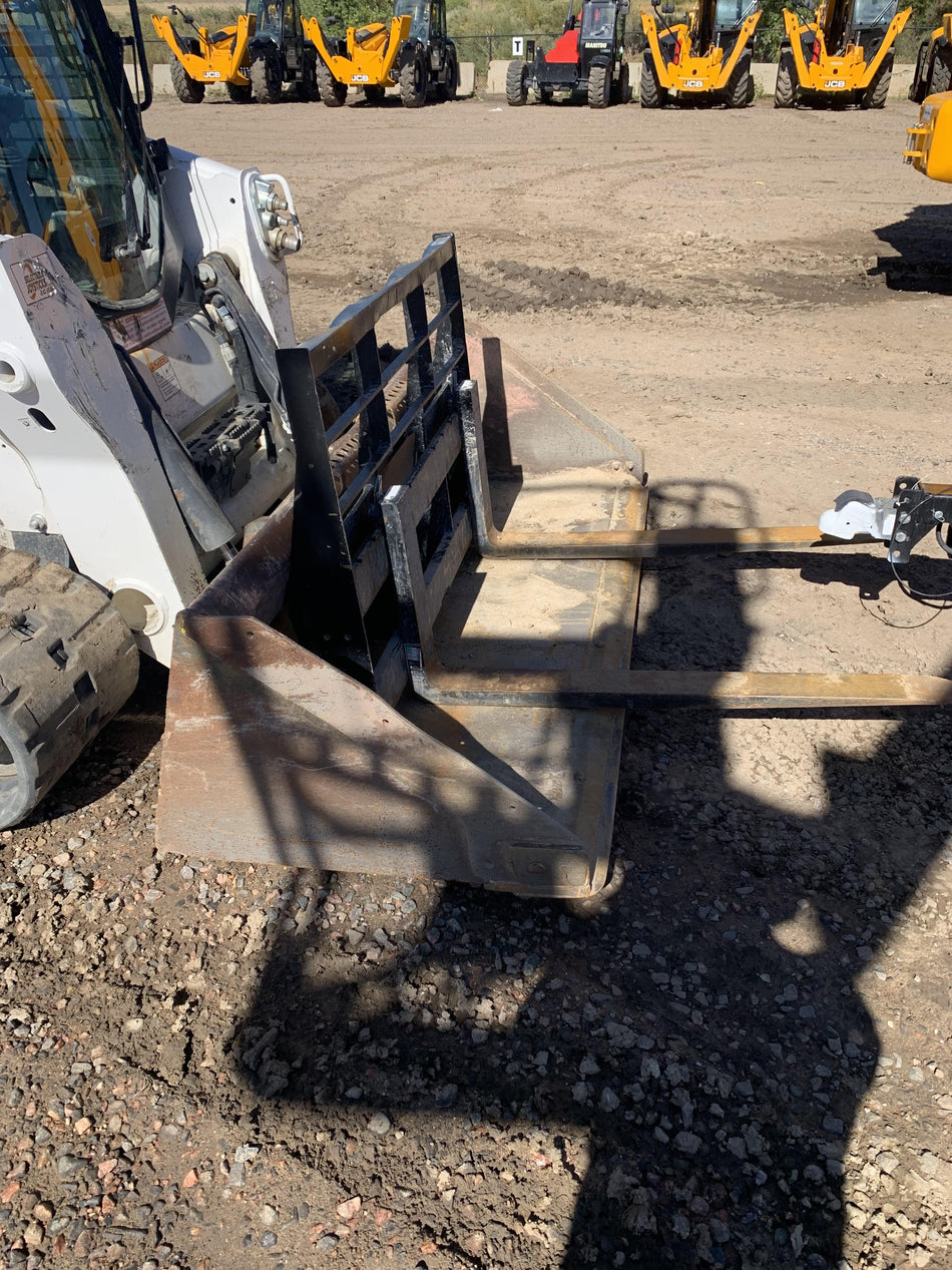 2022 ARROW MATERIAL HANDLING 60" Pallet Forks - Arrow