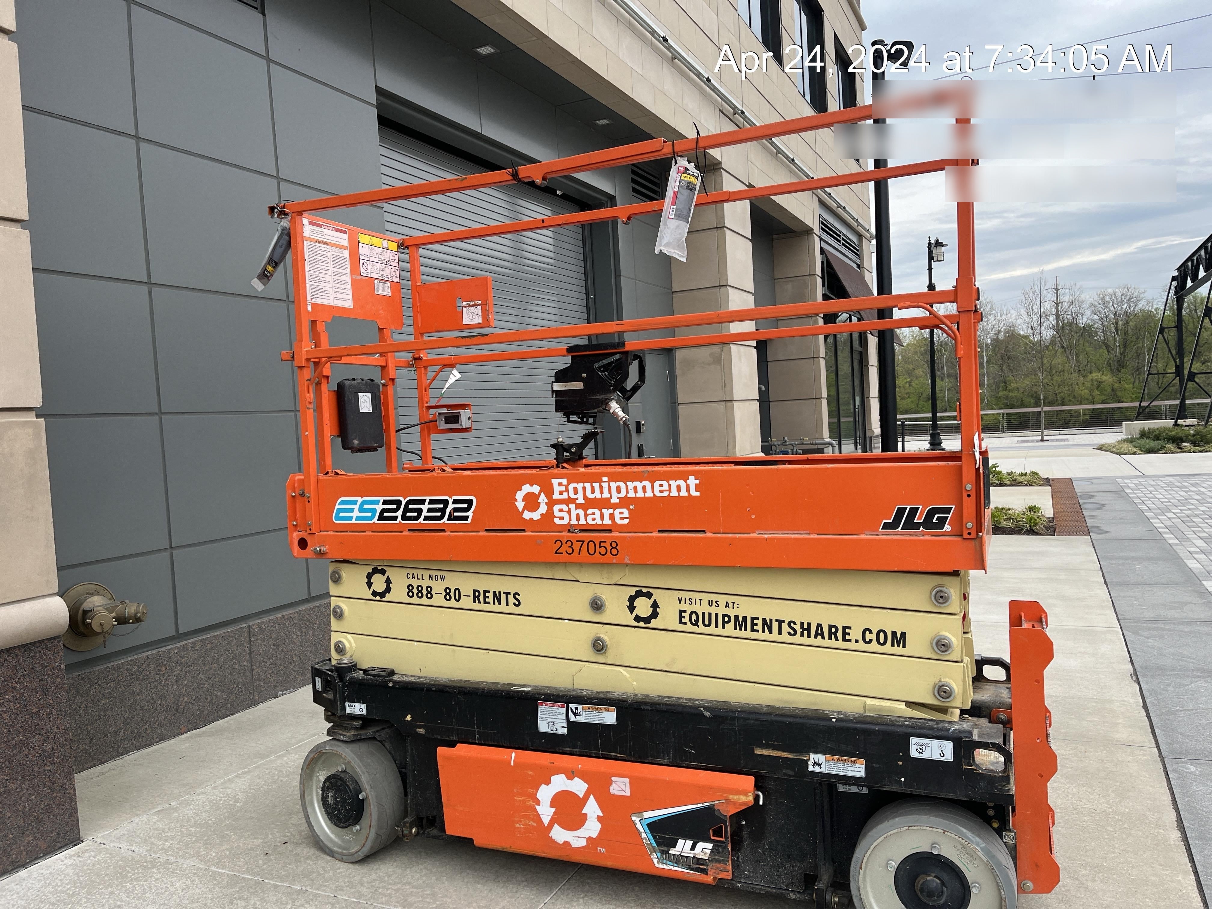 2022 JLG ES2632
