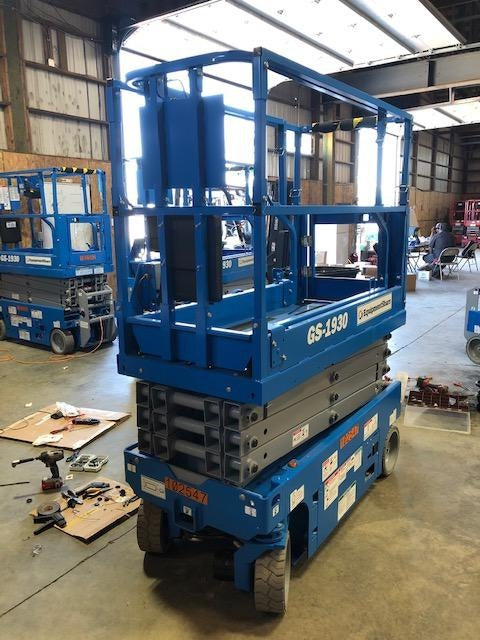 2020 Genie GS-1930 Solid Non Marking Tires, Beacon, Folding rails with half height swing gate, 800W Inverter