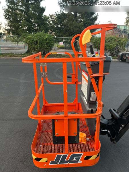 2025 JLG E300AJP