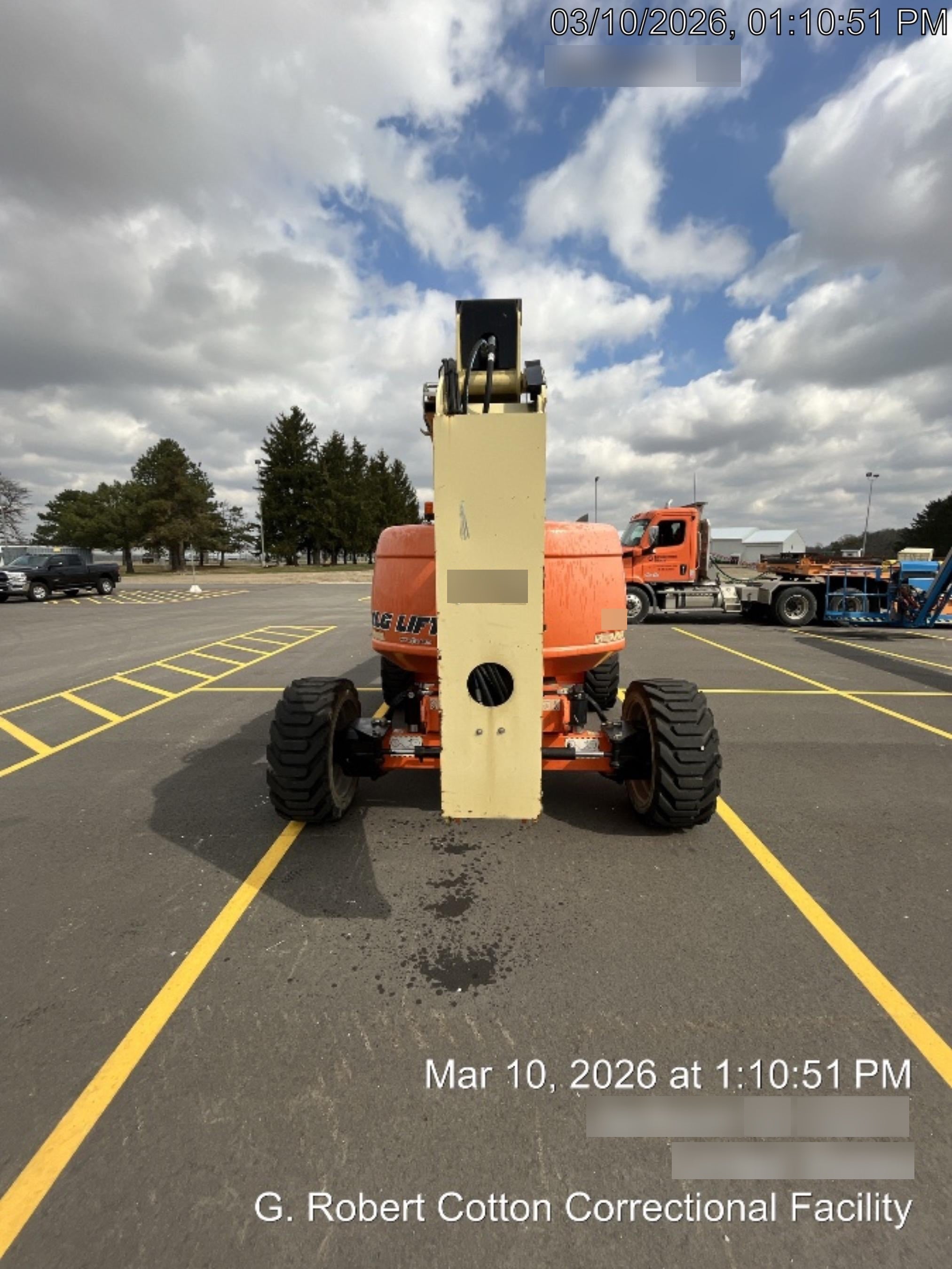 2019 JLG 600AJ