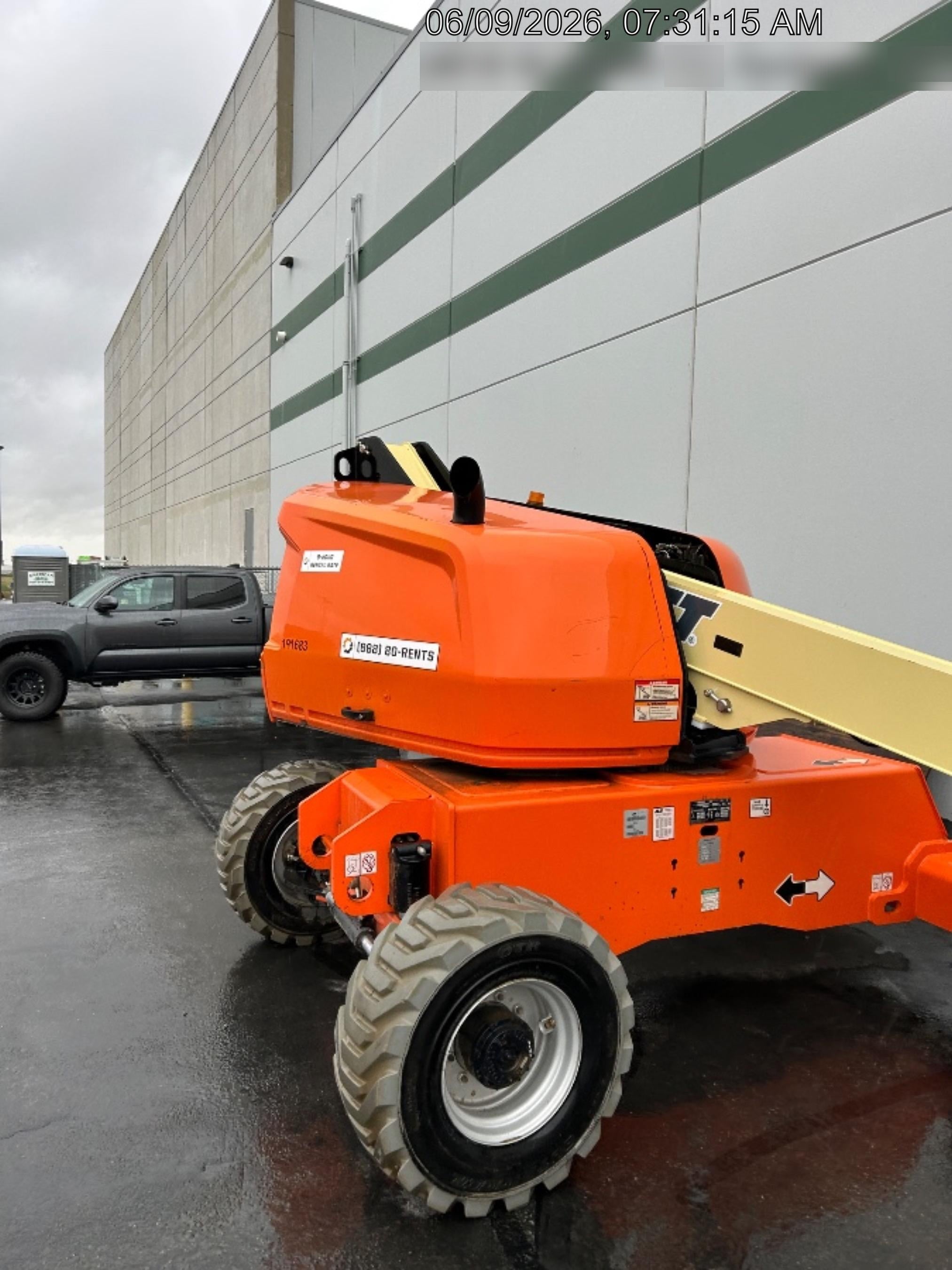 2021 JLG 400S