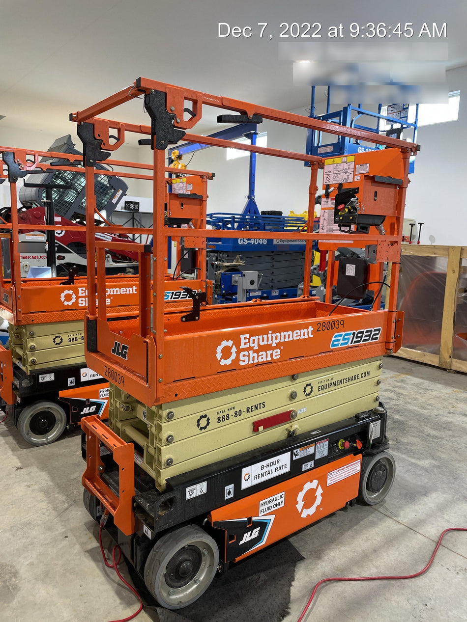 2022 JLG ES1932