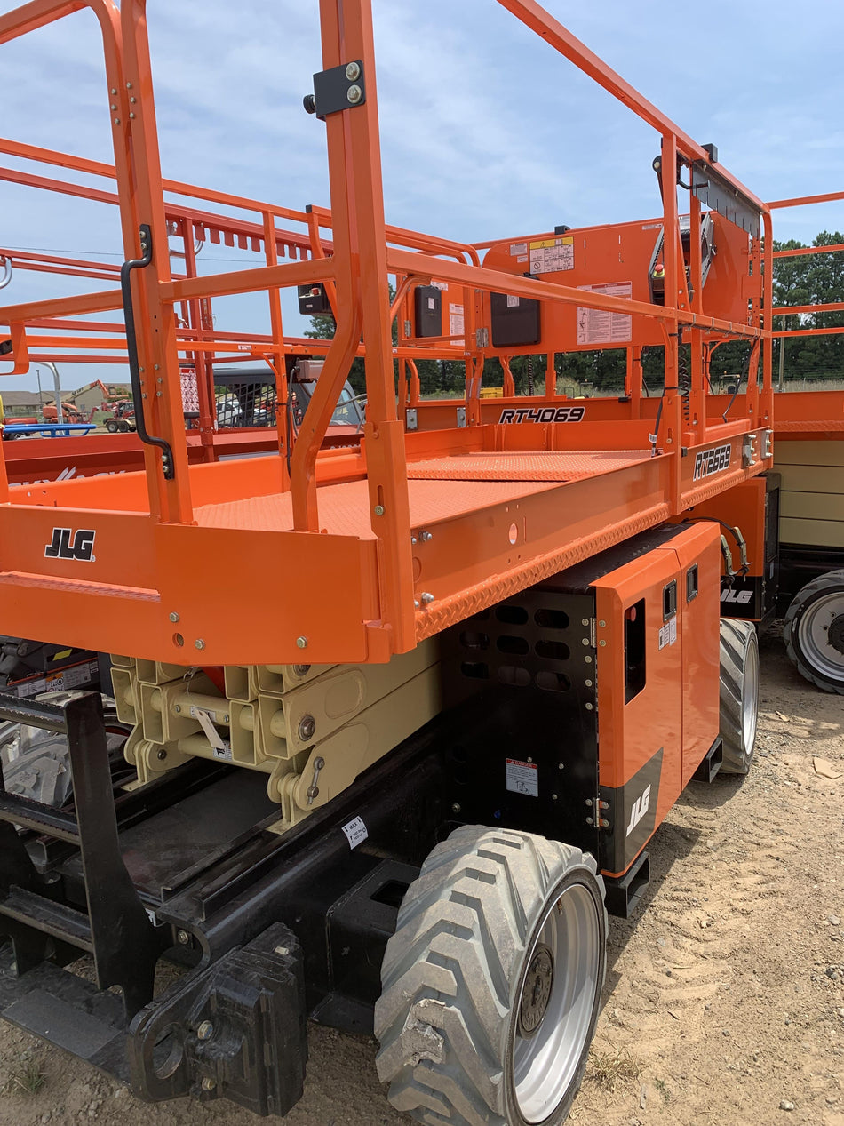 2022 JLG RT2669