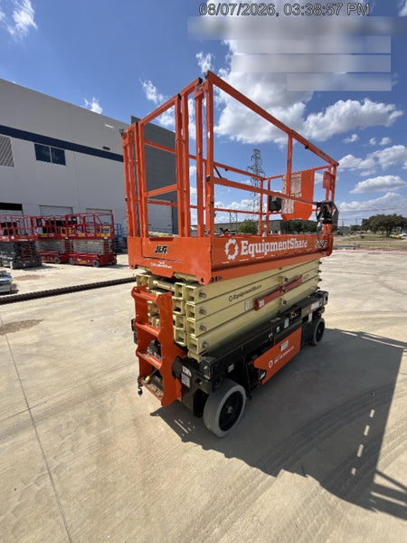 2023 JLG R4045