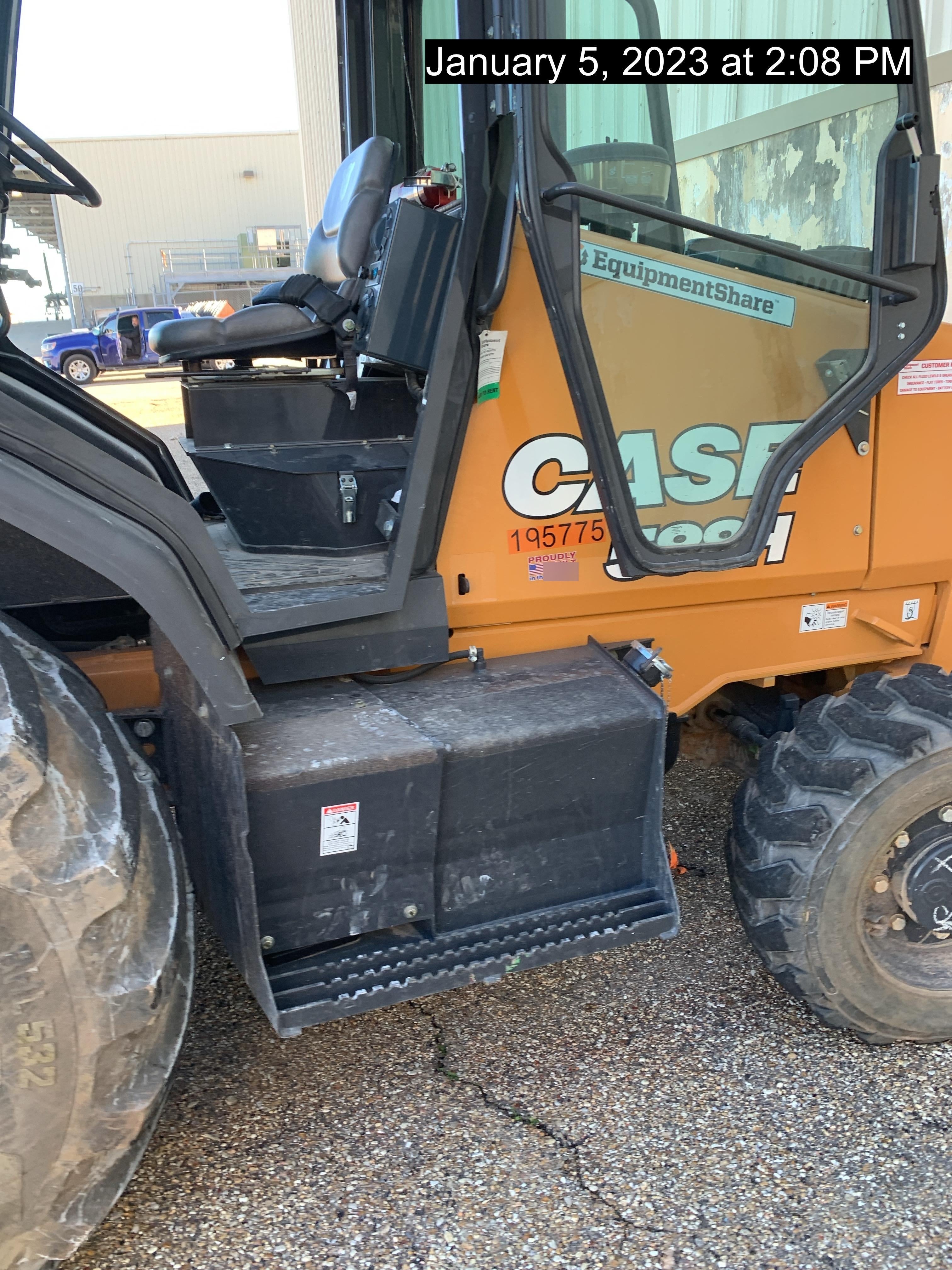 2021 CASE 588H