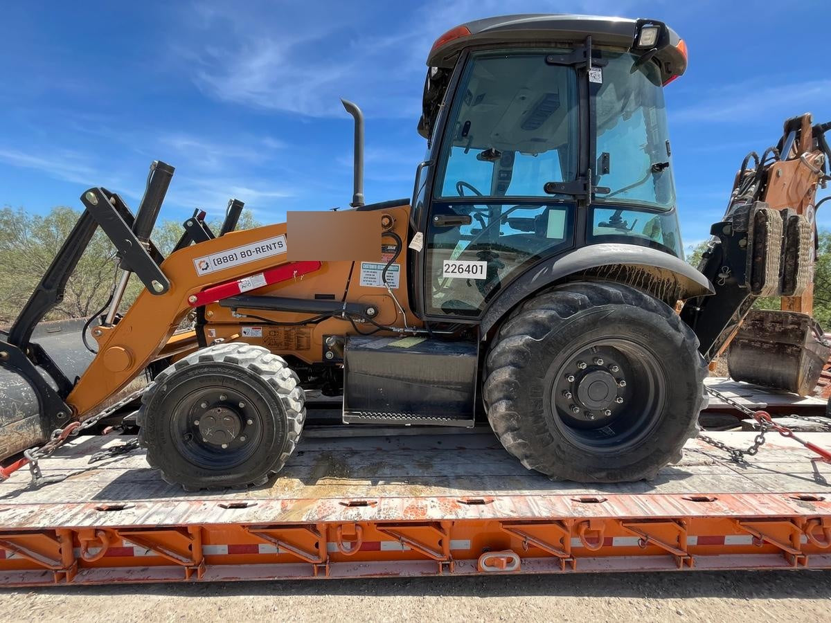 2022 CASE 580N EP - Extendable Backhoe