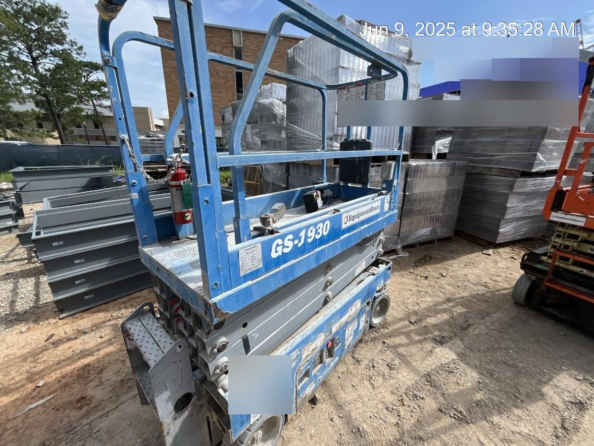 2019 Genie GS-1930 Fixed rails with chain Entry