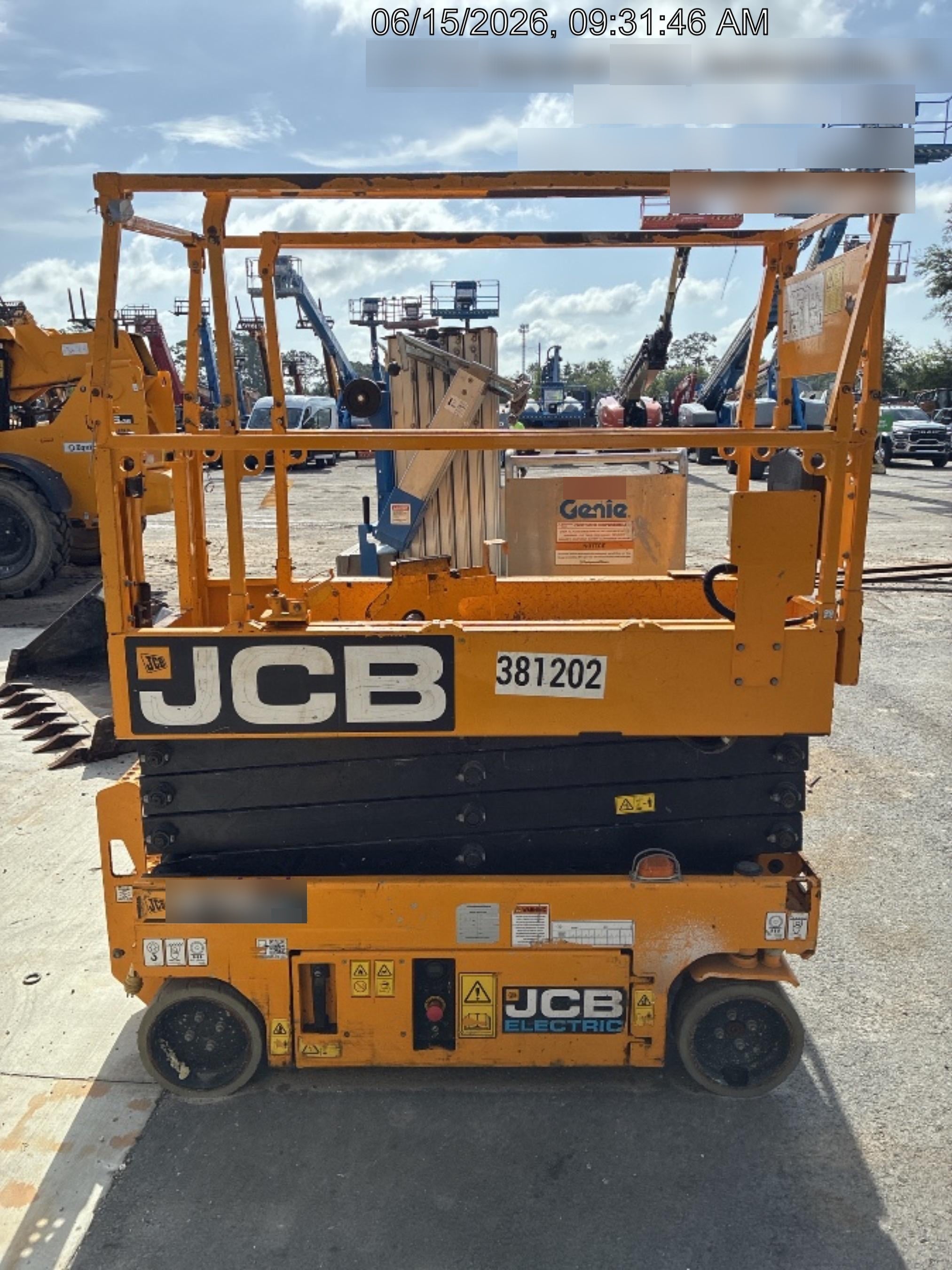 2024 JCB S1932E