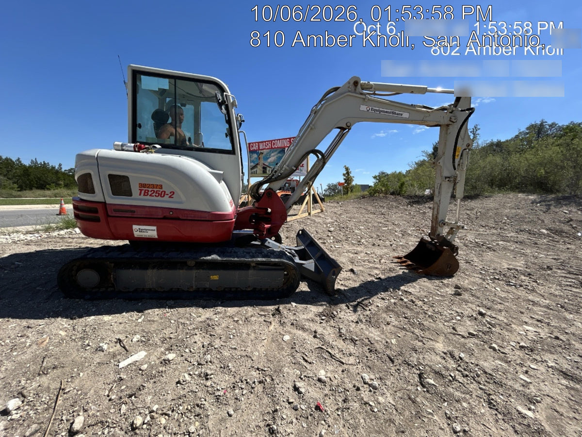 2023 TAKEUCHI TB250-2CR