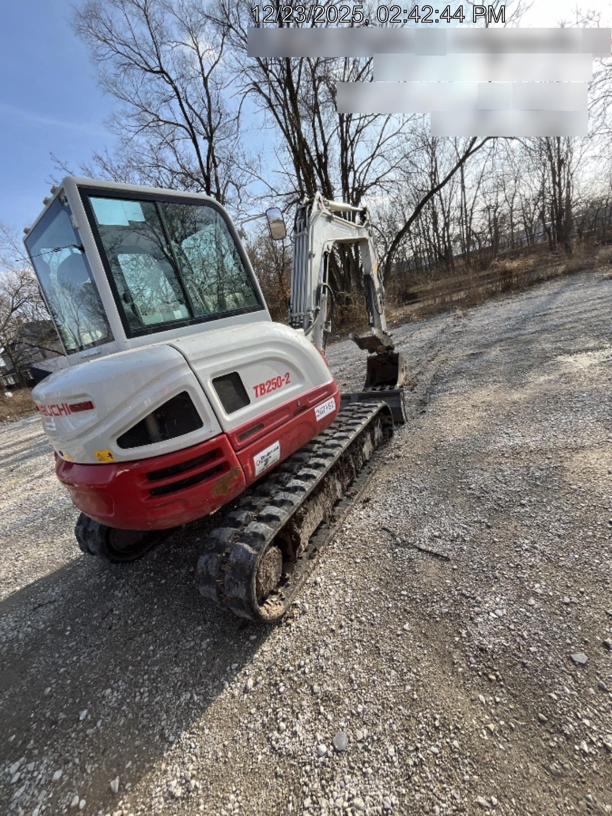 2022 TAKEUCHI TB250-2CR