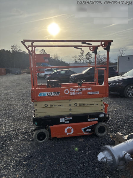 2022 JLG ES1932