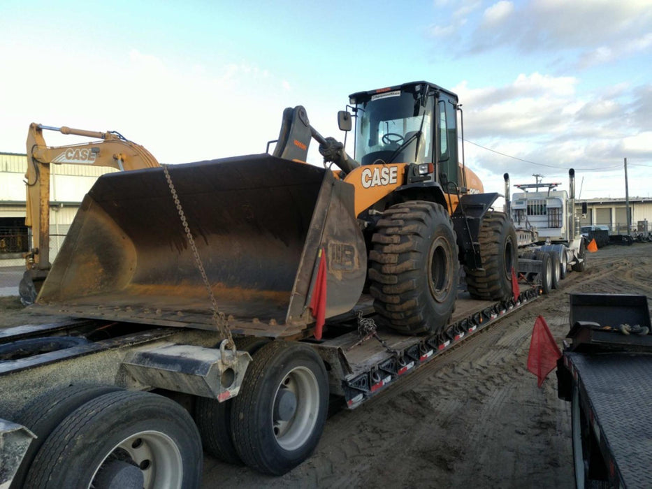 2018 Case 821G CLOSED CAB, JRB 418 STYLE HYD COUPLER