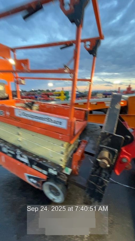 2022 JLG ES1932