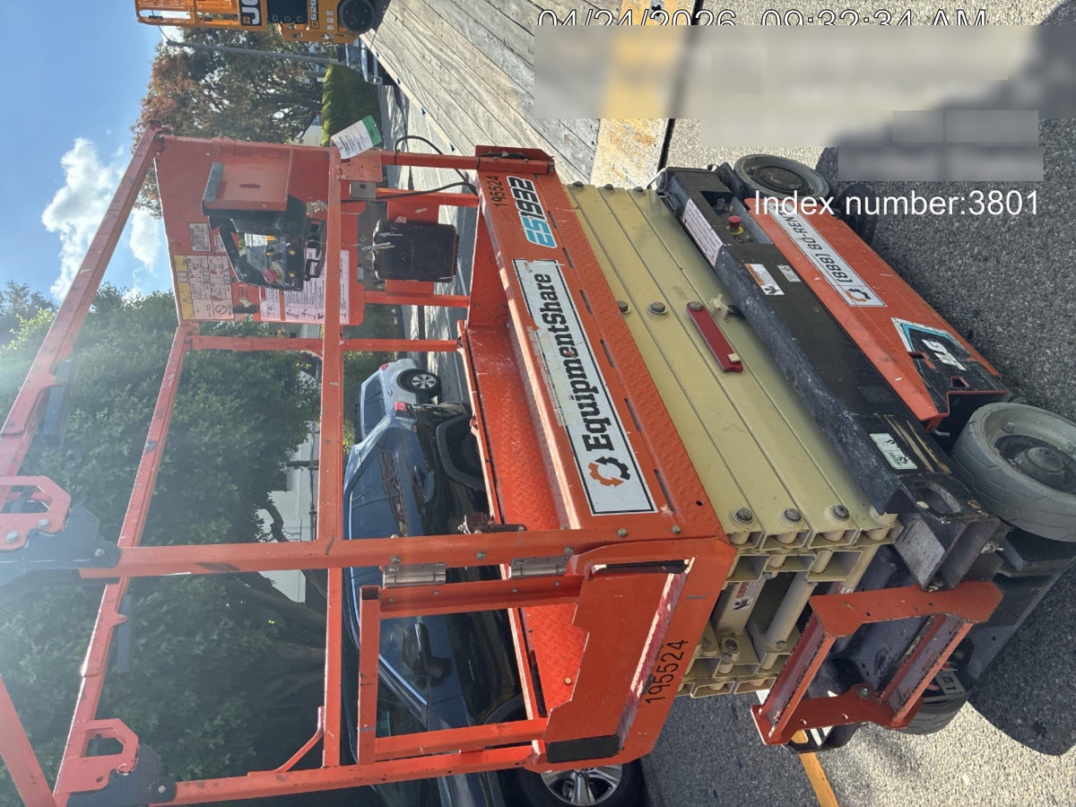 2021 JLG ES1932