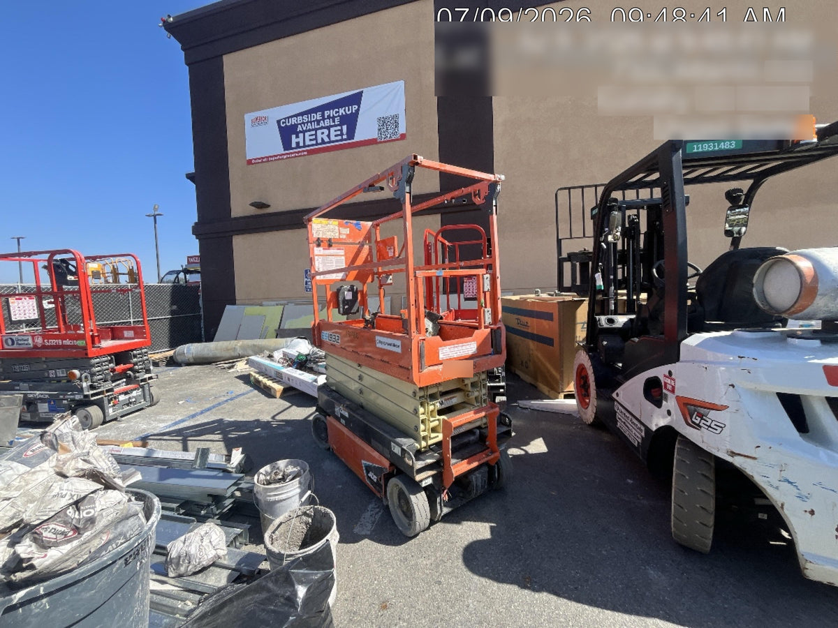 2021 JLG ES1932