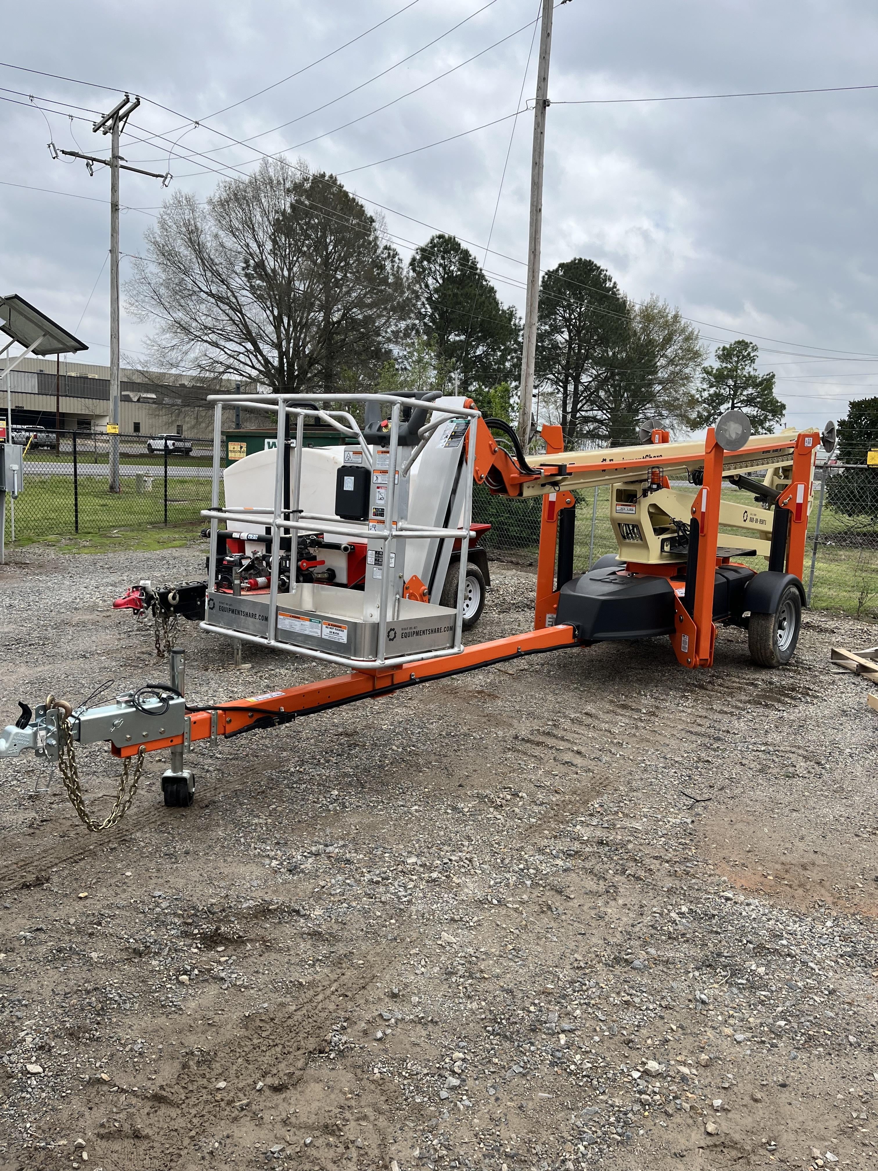 2023 JLG T500J