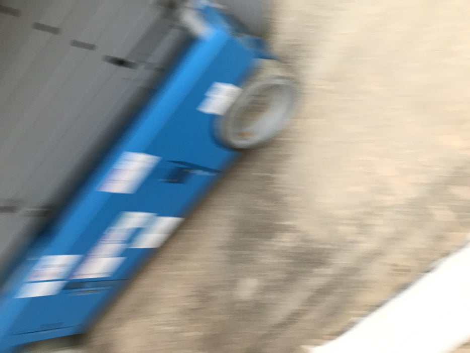 2019 Genie GS-4047 Folding rails with half height swing gate