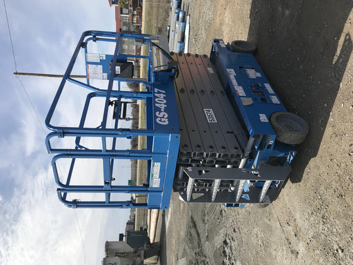 2019 Genie GS-4047 Folding rails with half height swing gate