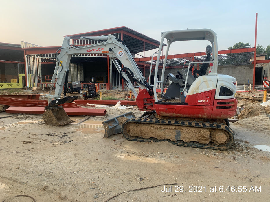 2021 TAKEUCHI TB250-2