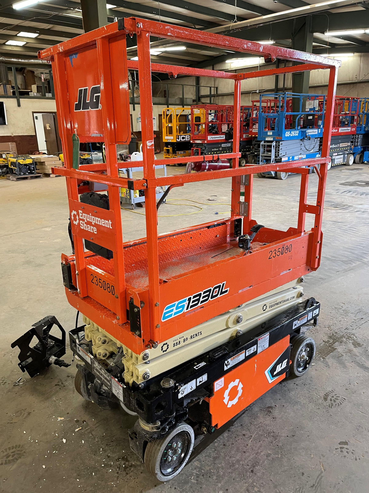 2022 JLG ES1330L