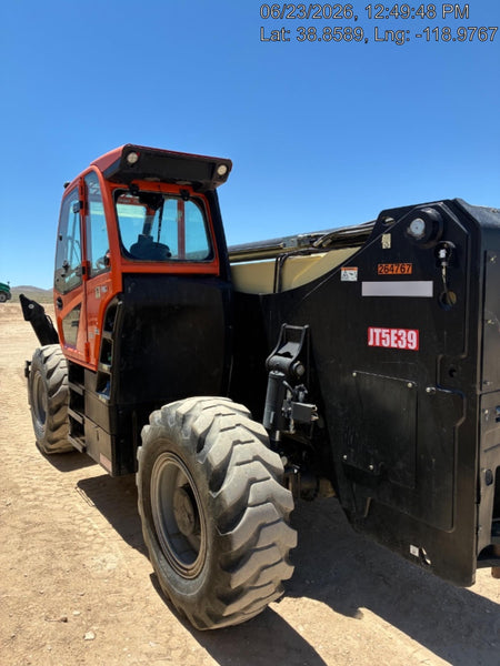2019 JLG 1075