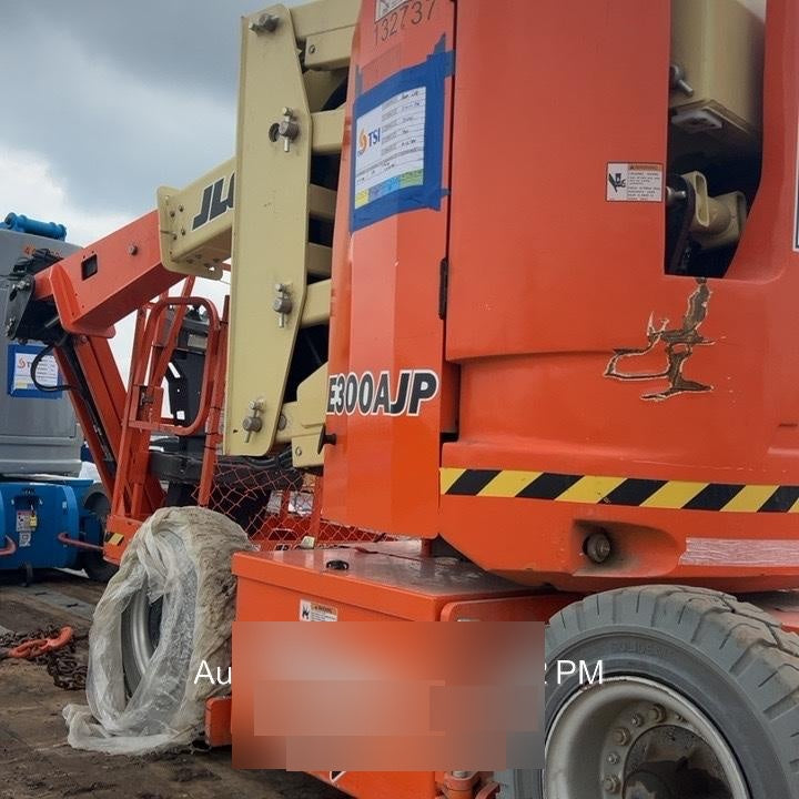 2021 JLG E300AJP