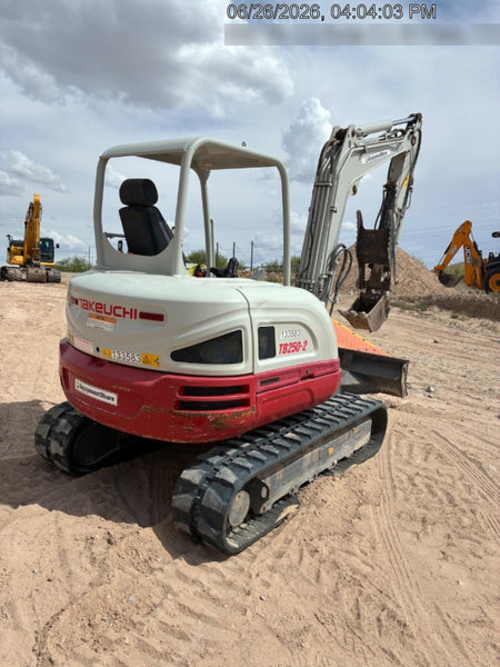 2021 TAKEUCHI TB250-2