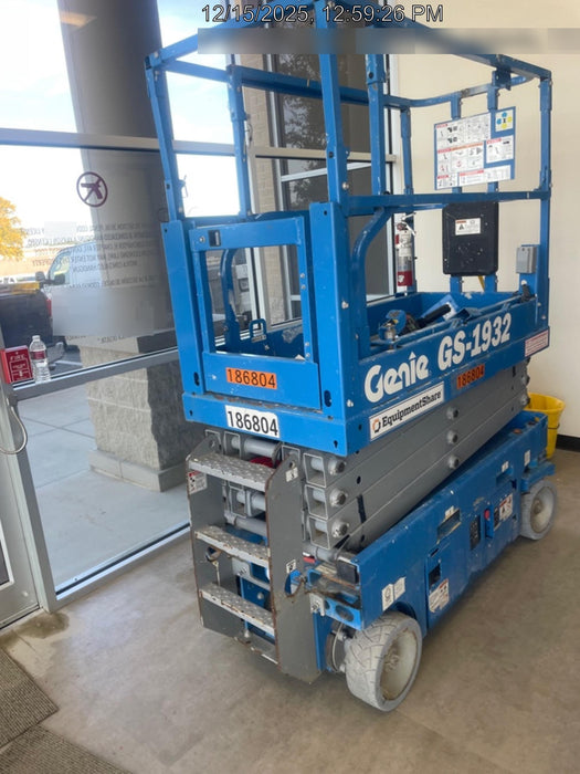 2021 GENIE GS-1932