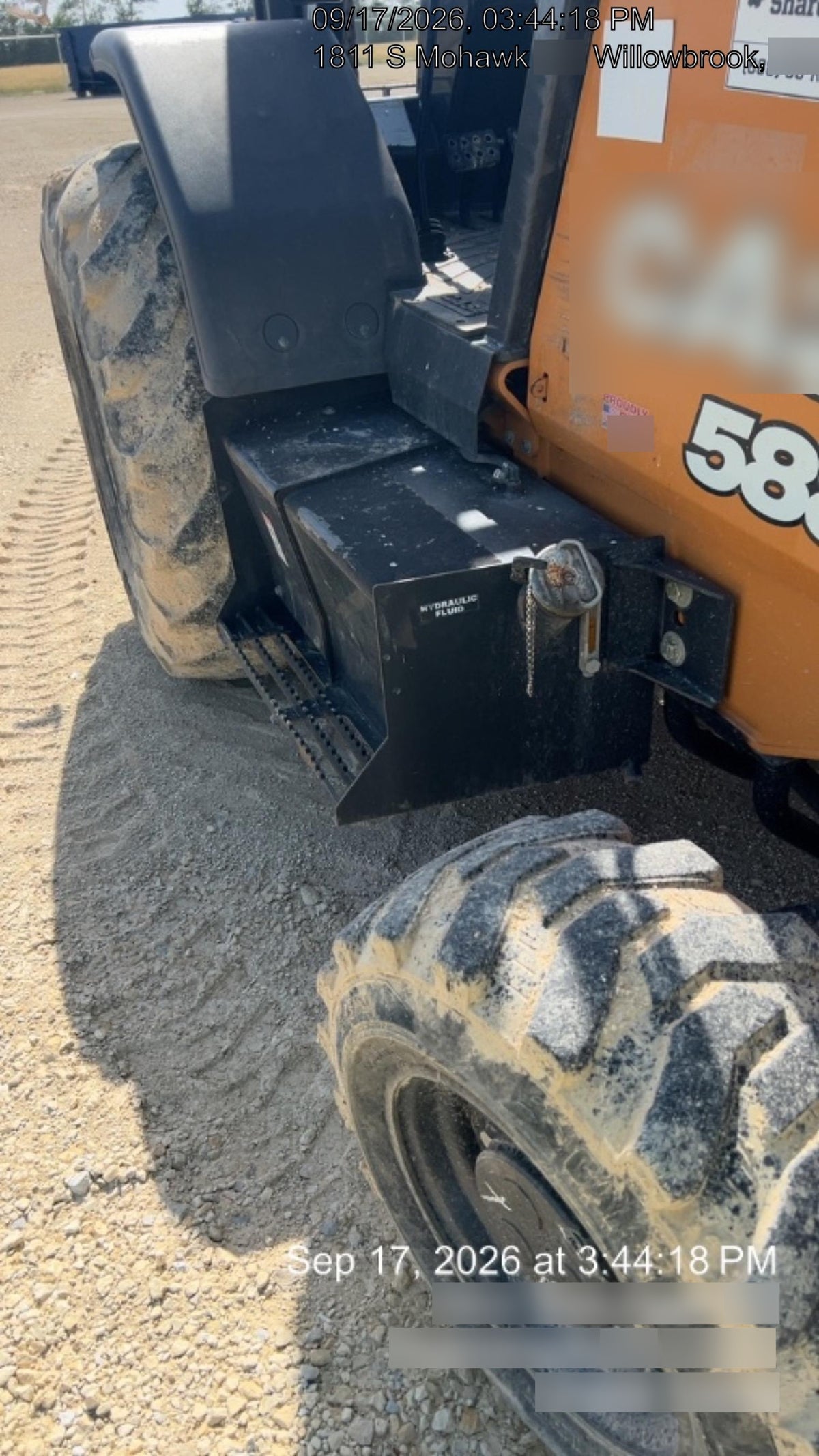 2021 CASE 588H