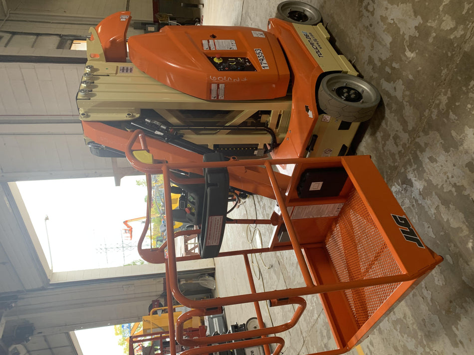 2021 JLG 26E