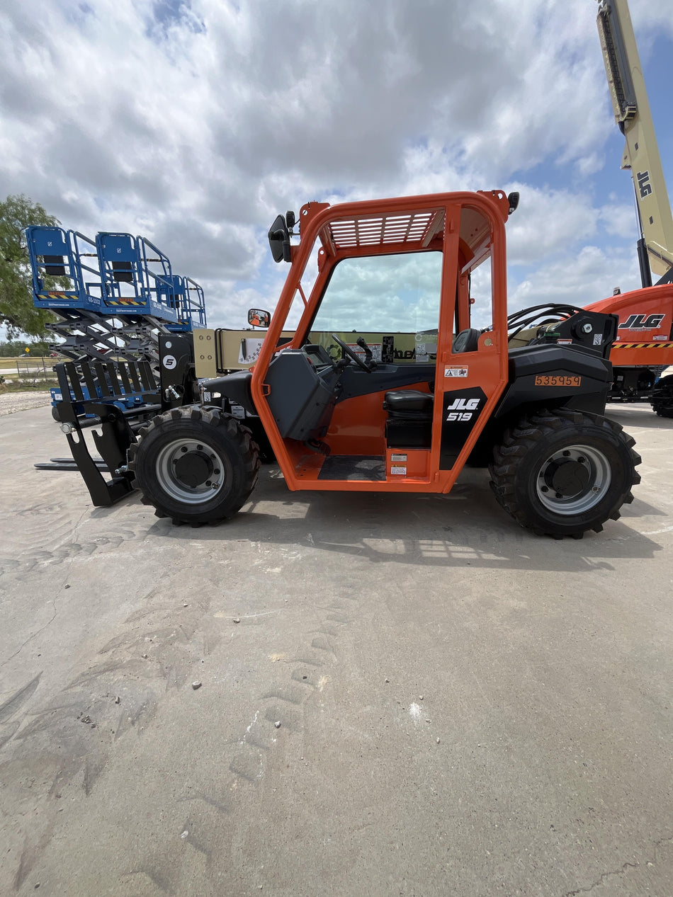 2025 JLG 519