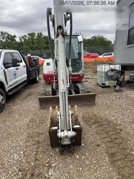 2024 TAKEUCHI TB250-2CR