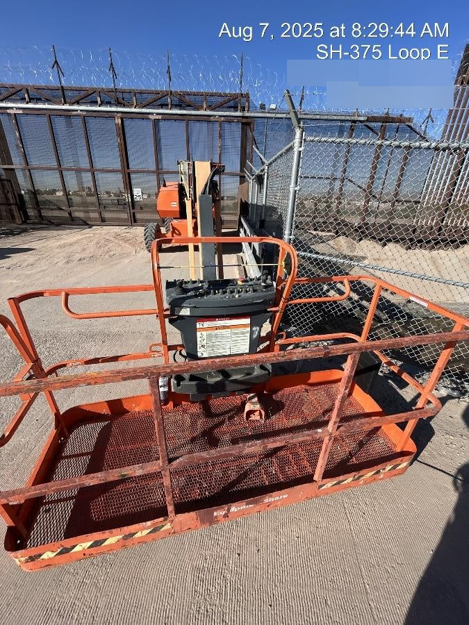 2023 JLG 860SJ