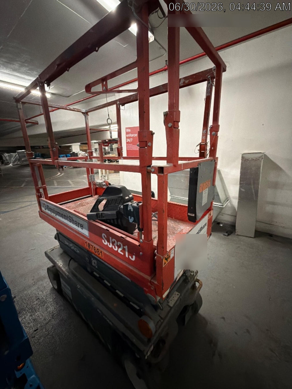 2020 Skyjack SJIII-3219 Solid NM Tires, Half height spring hinged entry gate, Dual Beacons, 800W Inverter