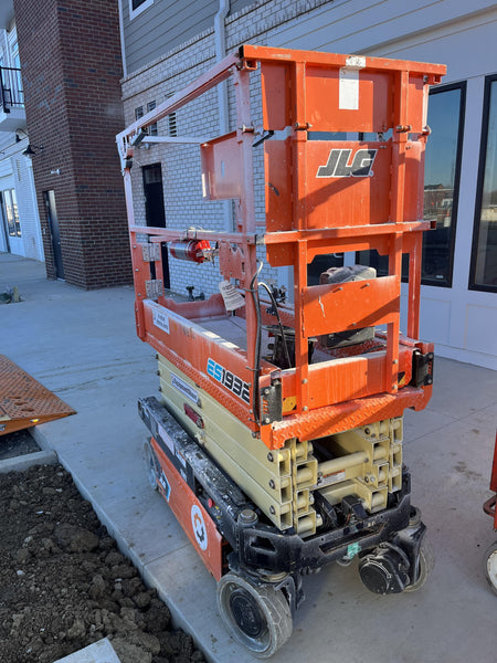 2021 JLG ES1932