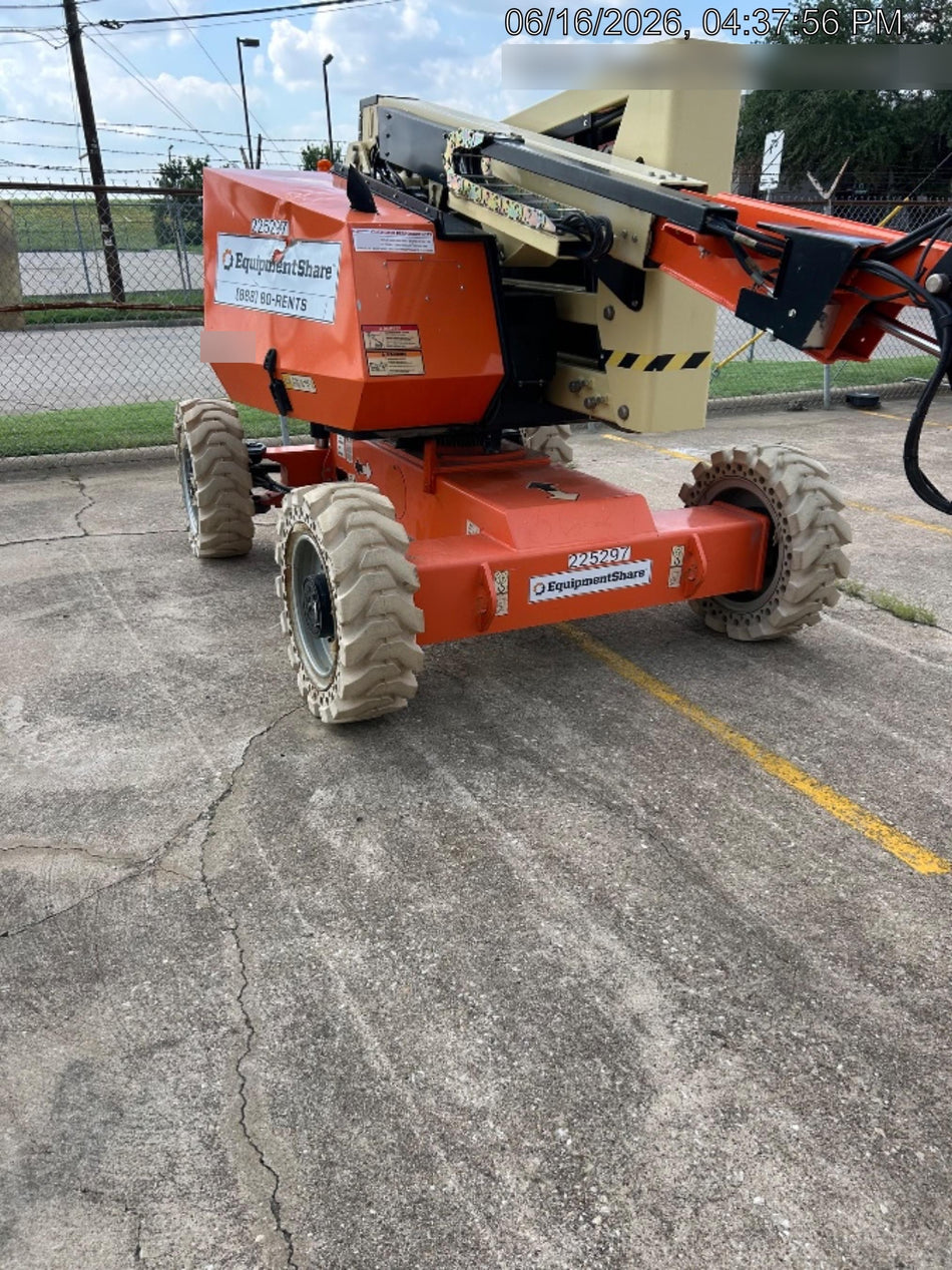 2022 JLG 340AJ