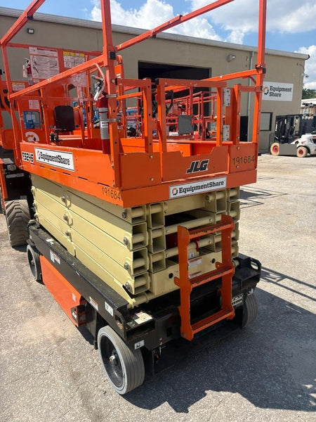 2021 JLG R3246