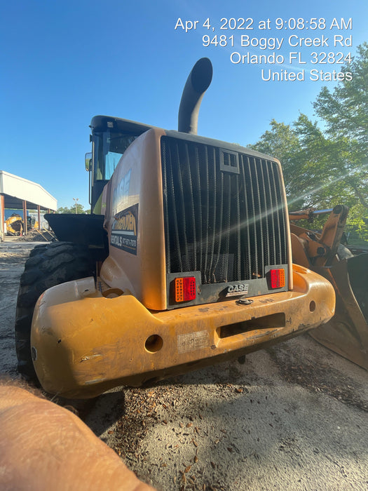2016 Case 821F CLOSED CAB, JRB 418 STYLE HYD COUPLER
