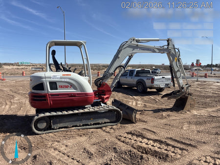 2022 TAKEUCHI TB250-2R
