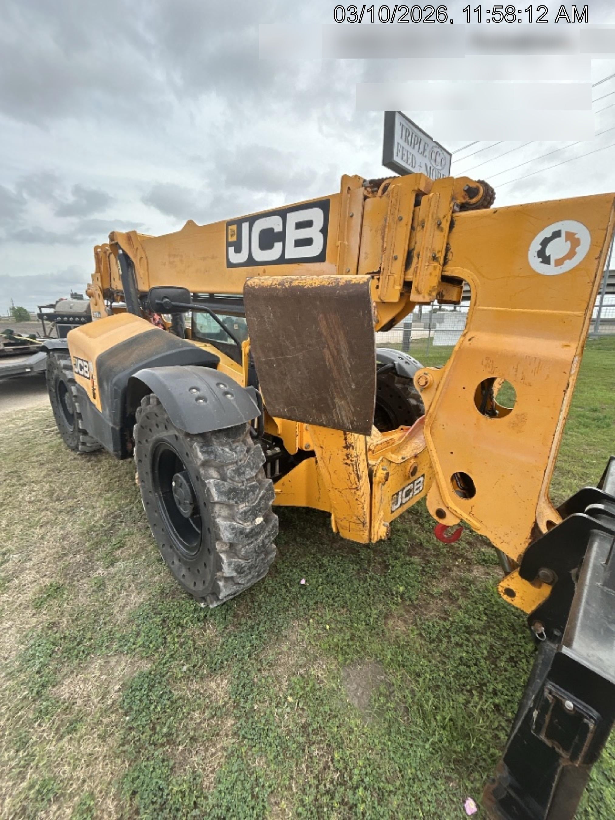 2019 JCB 512-56 109 HP w/Open ROPS, Beacon, Aux Hydraulics, Worklights, Solid Tires w/66" Carriage/60" Forks