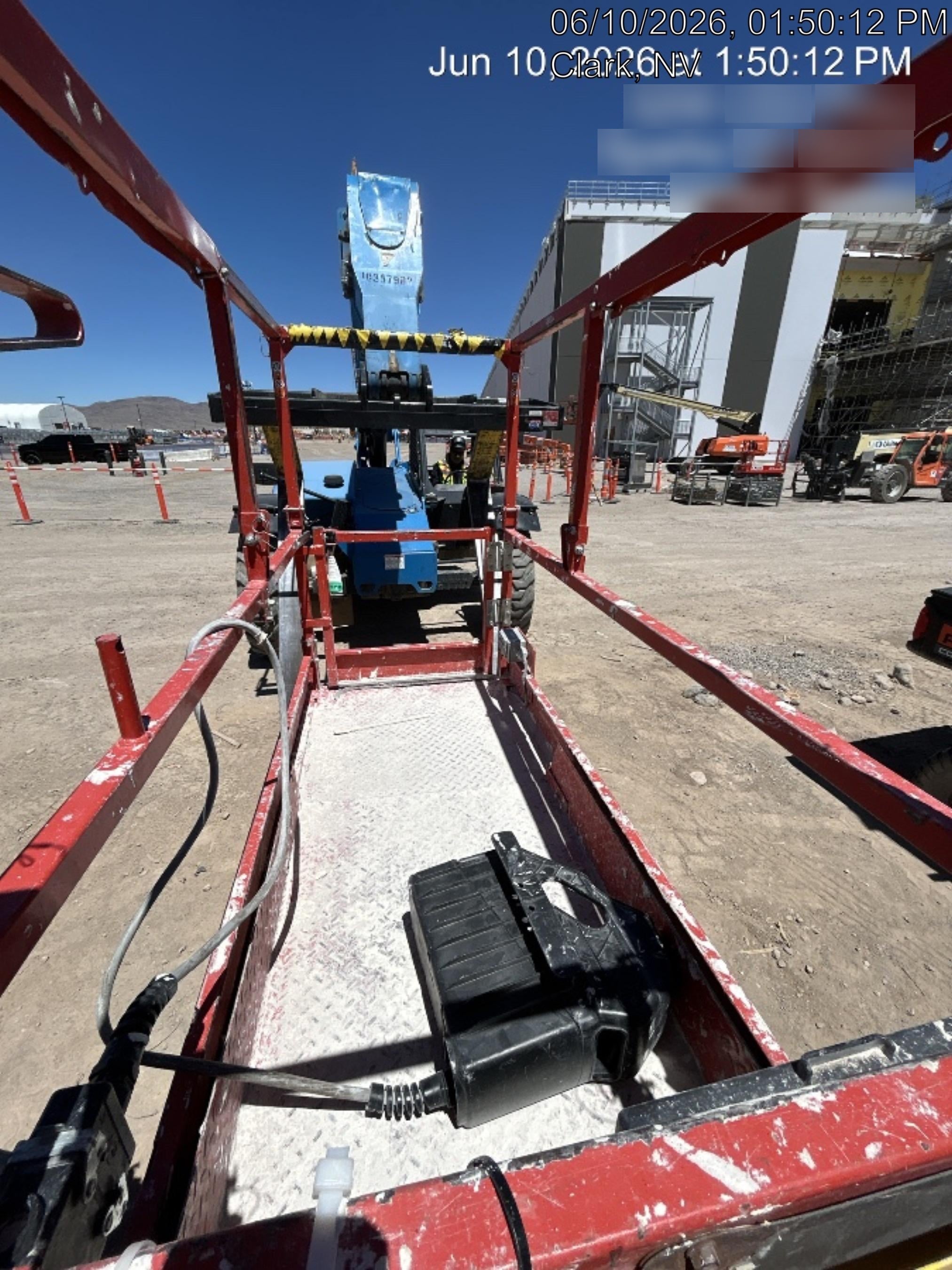 2020 Skyjack SJIII-3219 Solid NM Tires, Half height spring hinged entry gate, Dual Beacons, 800W Inverter