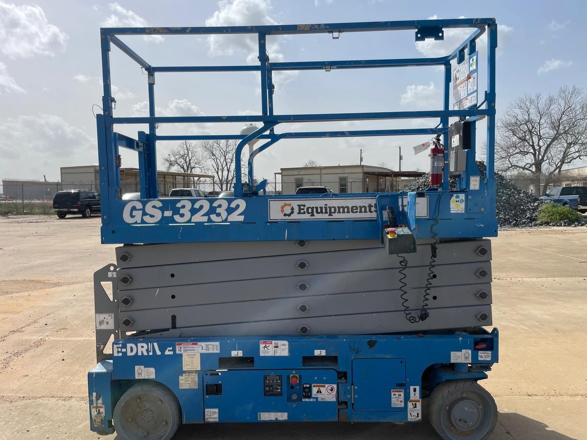 2022 GENIE GS-3232