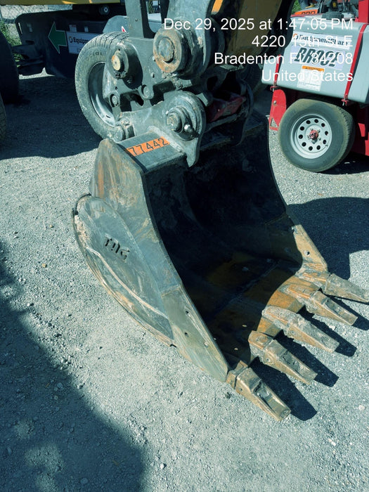 2025 CASE 36" Bucket - Case