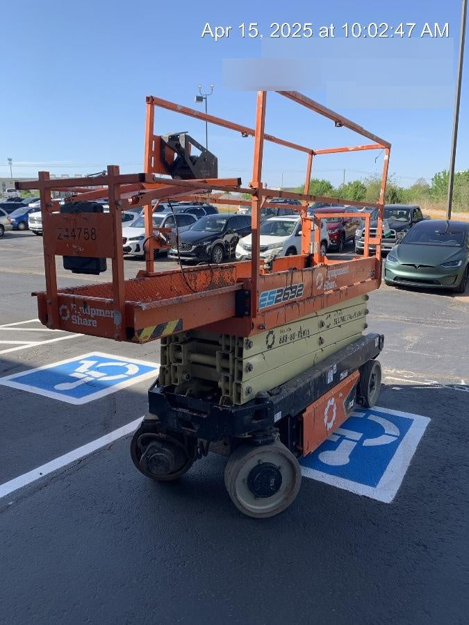 2022 JLG ES2632