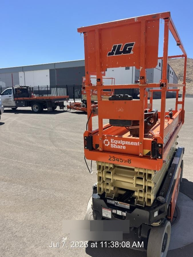 2022 JLG ES2632