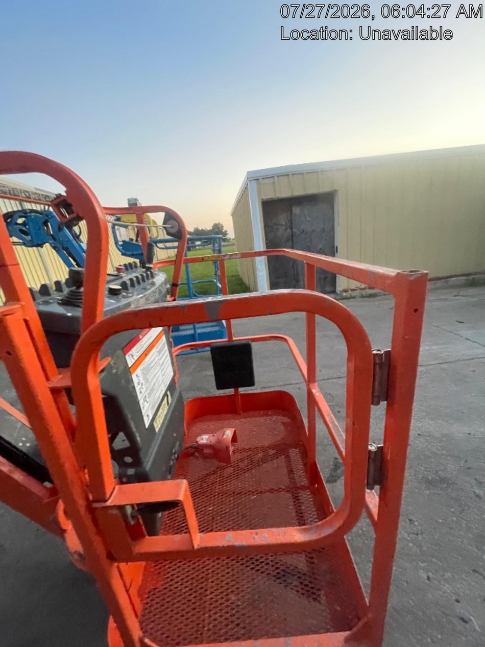 2019 JLG E300AJP