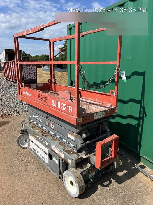 2018 Skyjack SJIII-3219 Skyjack SJIII3219 Scissor Lift w/Trojan Batteries