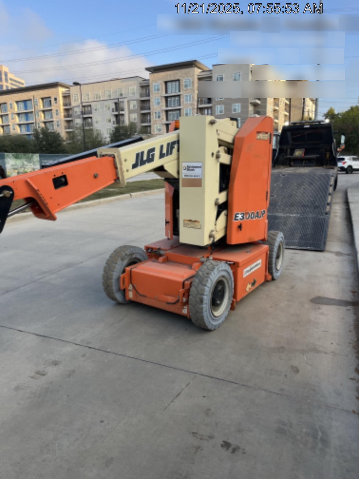 2019 JLG E300AJP